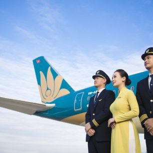 Tour bay Vietnam Airlines