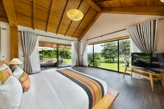 Tour Serena Resort Hòa Bình