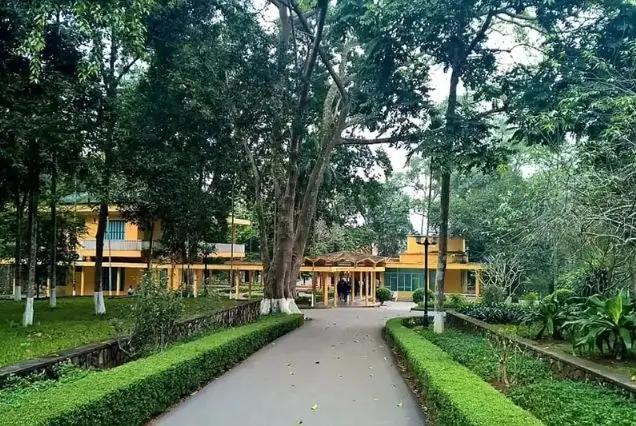 Tour du lịch Hà Nội 1 ngày: K9 Đá Chông - Đền Và - Chùa Mía - Làng cổ Đường Lâm